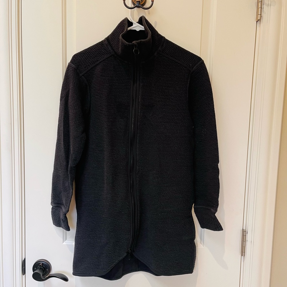 Lululemon turtleneck full zip size 4